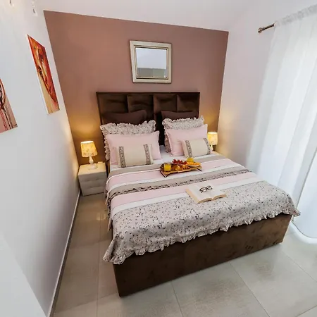 A1 - Modern Luxury W 2 Balconies & Sea View Kaštel Stari