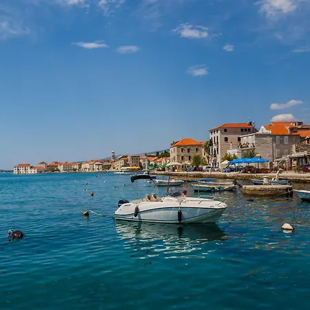 A1 - Modern Luxury W 2 Balconies & Sea View Apartman Kaštel Stari