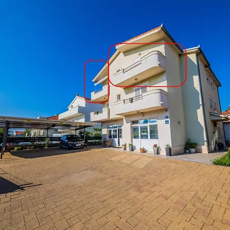 A1 - Modern Luxury W 2 Balconies & Sea View * Kaštel Stari