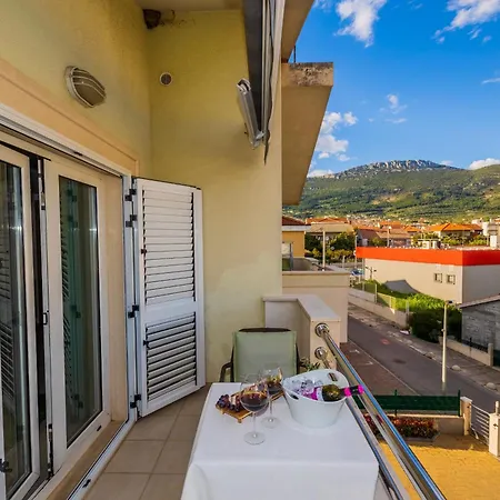 Apartman A1 - Modern Luxury W 2 Balconies & Sea View *