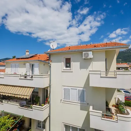 Apartman A1 - Modern Luxury W 2 Balconies & Sea View