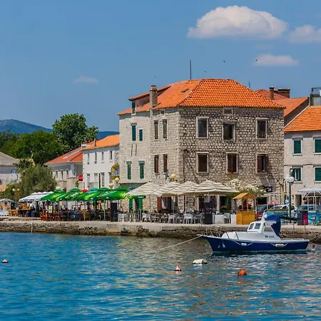 A1 - Modern Luxury W 2 Balconies & Sea View Apartman Kaštel Stari