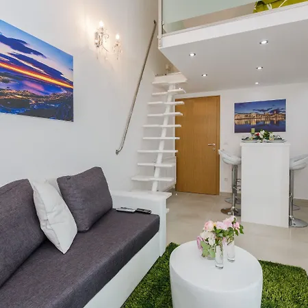 A1 - Modern Luxury W 2 Balconies & Sea View Apartman *