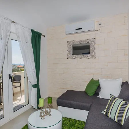 Apartman A1 - Modern Luxury W 2 Balconies & Sea View Kaštel Stari